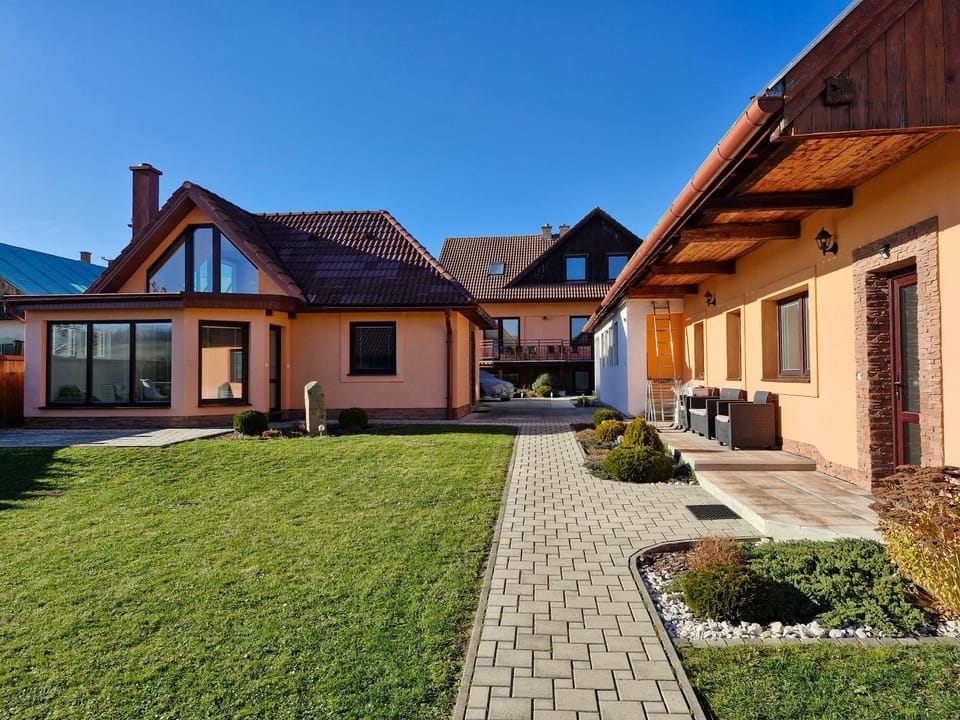 Property building, Day, Garden, Garden view