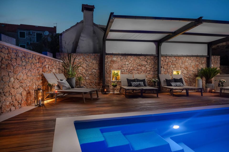 Property building, Swimming pool