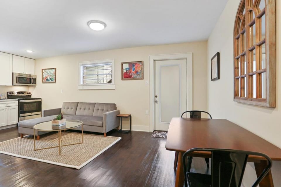 Cute 1bed 1bath 4 blocks from French Q and steps to Jazz & music venues Apartment in Faubourg Marigny