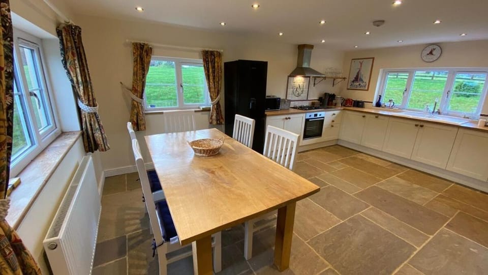 Northleigh Barn House in North Devon District
