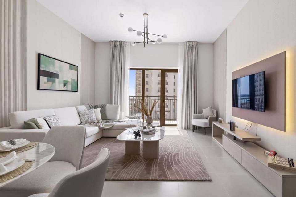 Luxury 1 bedroom Partial Golf & Water Views & F1 Apartment in Abu Dhabi