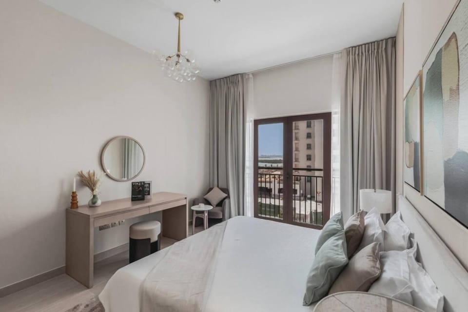Luxury 1 bedroom Partial Golf & Water Views & F1 Apartment in Abu Dhabi