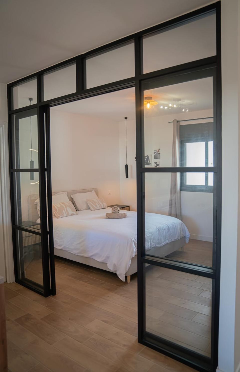 Bed, Photo of the whole room, Bedroom, wardrobe