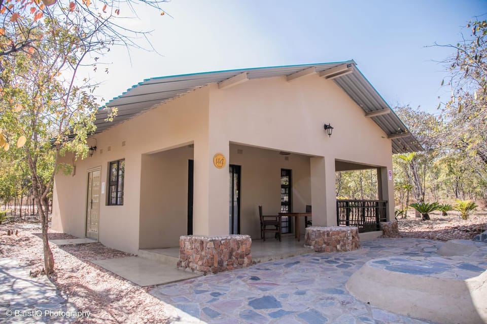 Property building, Swimming pool, Breakfast