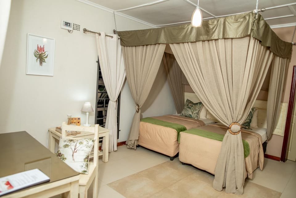 Property building, Restaurant/places to eat, Swimming pool, Breakfast