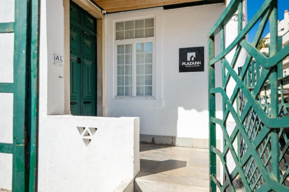 Plaza Inn Hostel & Rooms Hostel in Faro