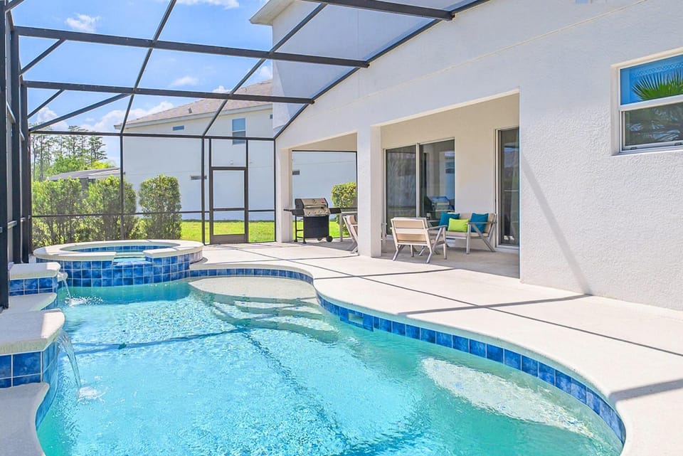 Patio, Swimming pool, sunbed
