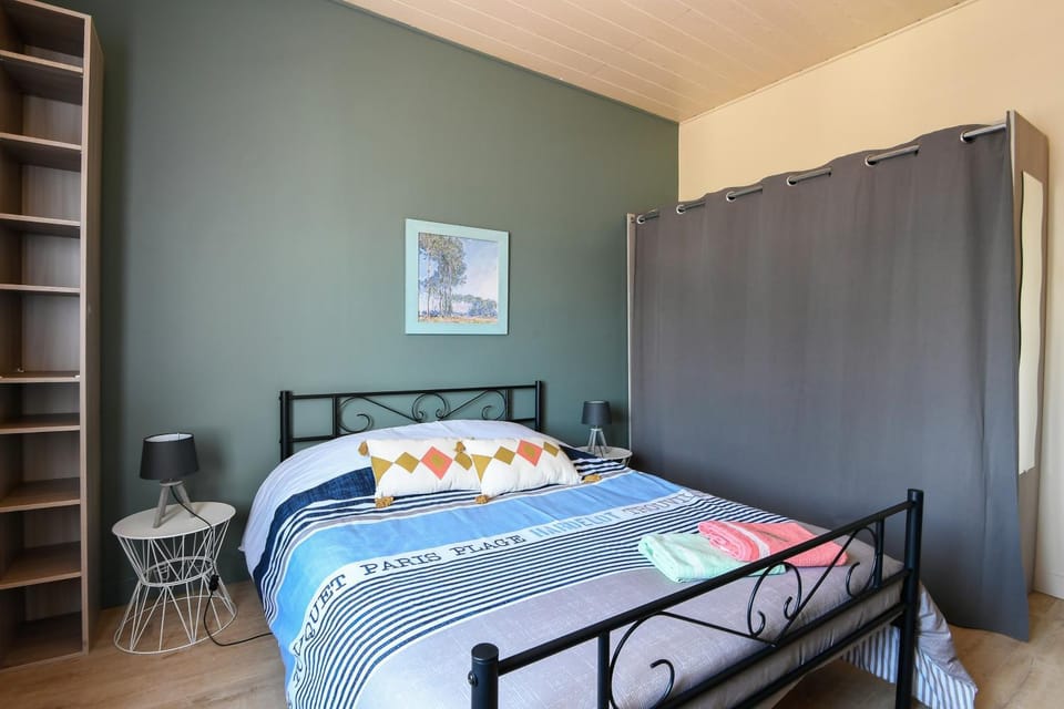 Living room, Bedroom