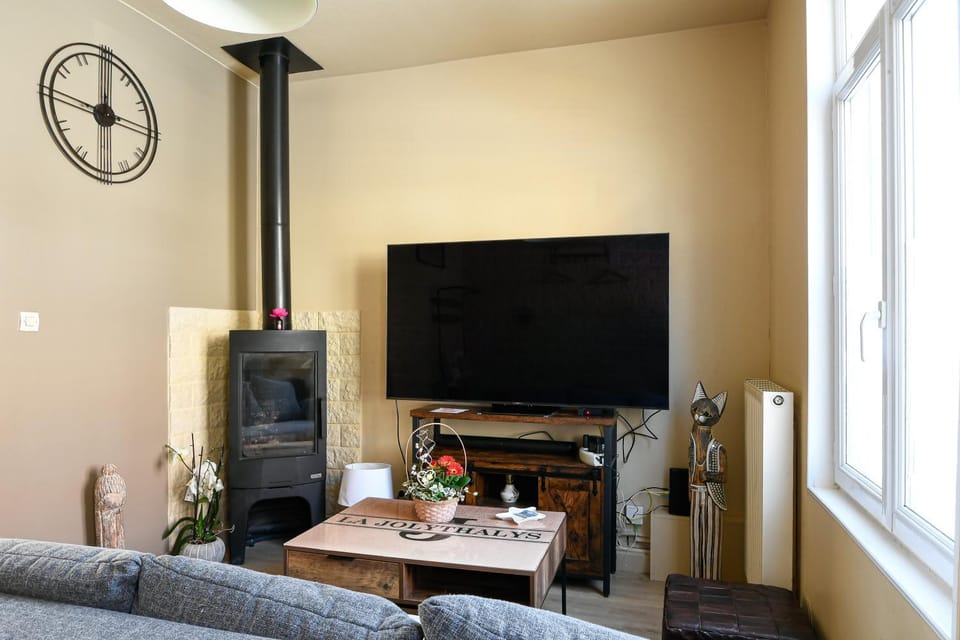 Property building, Living room