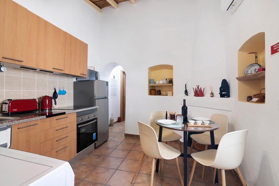Property building, Kitchen or kitchenette, Living room