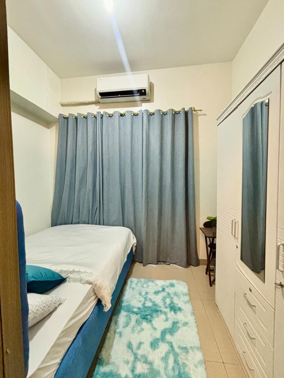 Poolside Bliss at Shore 2 Apartment in Pasay