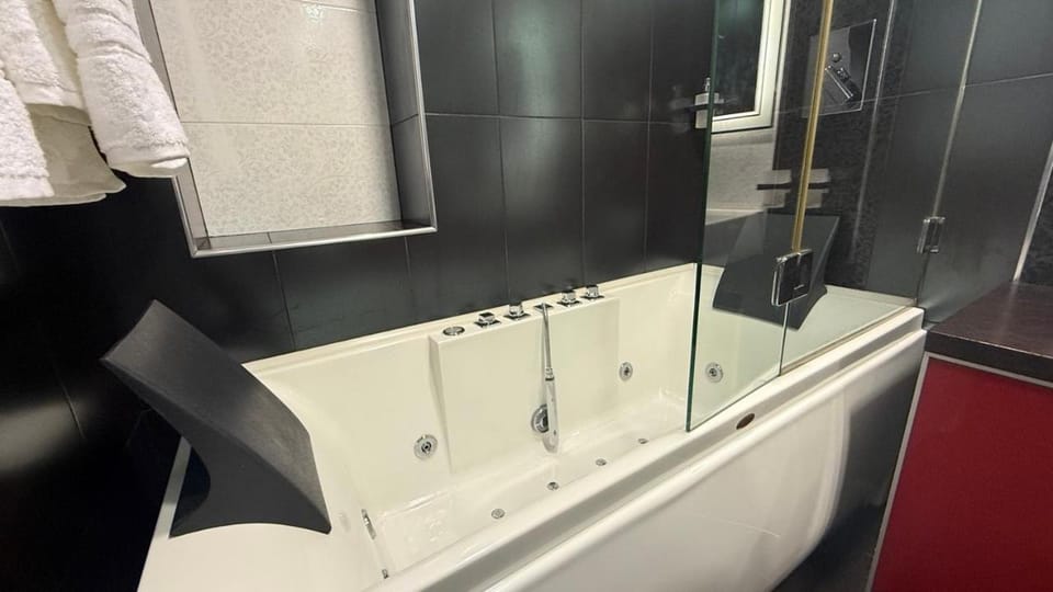 Shower, Bathroom, Bath