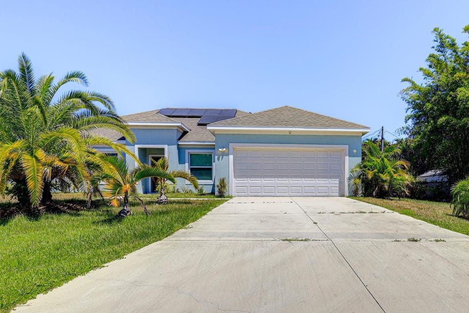 Spacious Home Near Dtwn PSL: Travel Nurses Welcome House in Port Saint Lucie