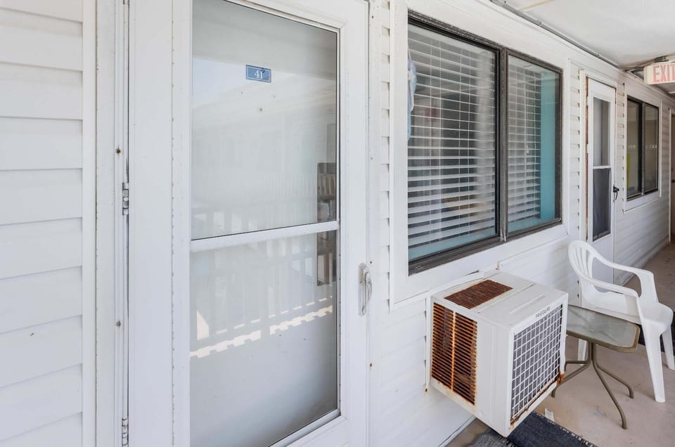 North Myrtle Oceanview Studio Pool Dogs Allowed! Apartment in North Myrtle Beach