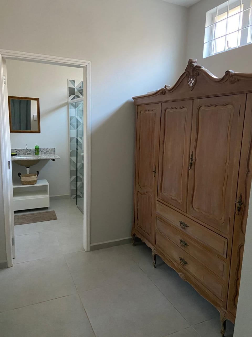 Bathroom, wardrobe