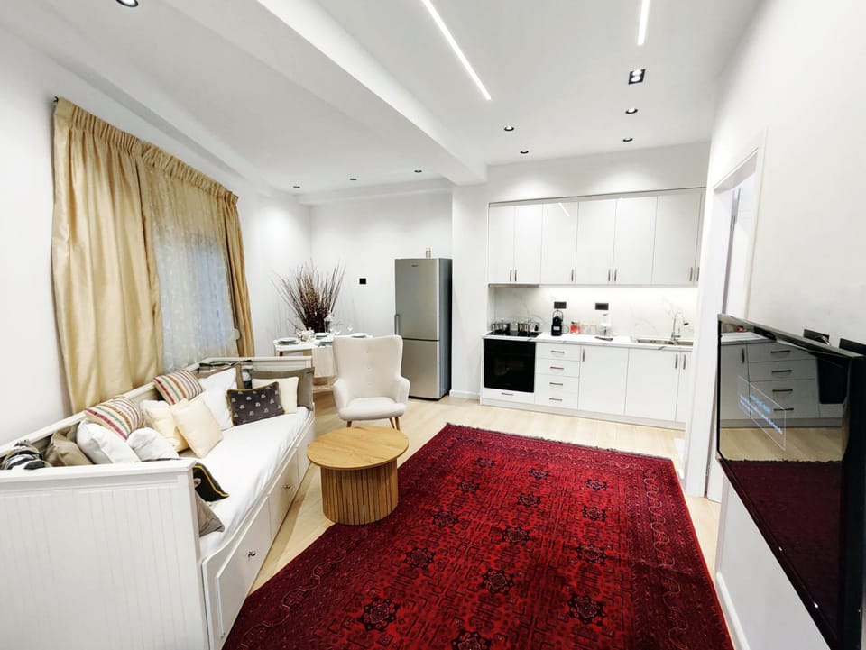 Kitchen or kitchenette, Living room