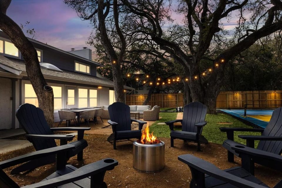 8 Bedroom Pickleball Heated Pool Acre Lot Sleeps 22 Villa in San Antonio