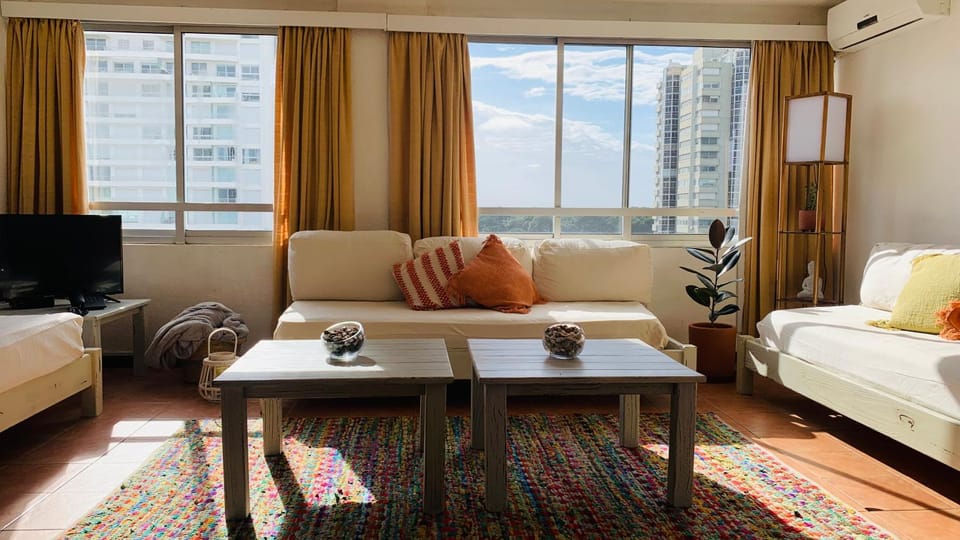 Communal lounge/ TV room, TV and multimedia, Living room, Photo of the whole room, air conditioner