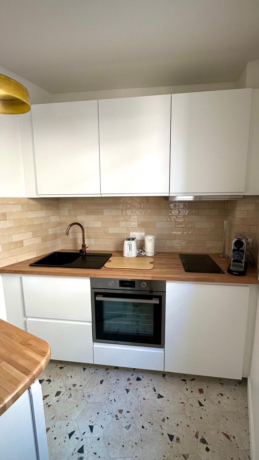 Kitchen or kitchenette