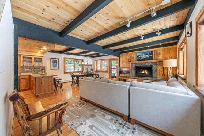 Lakewalk Lodge at the West Shore by Tahoe Getaways, Pet-Friendly w Sauna! House in Lake Tahoe