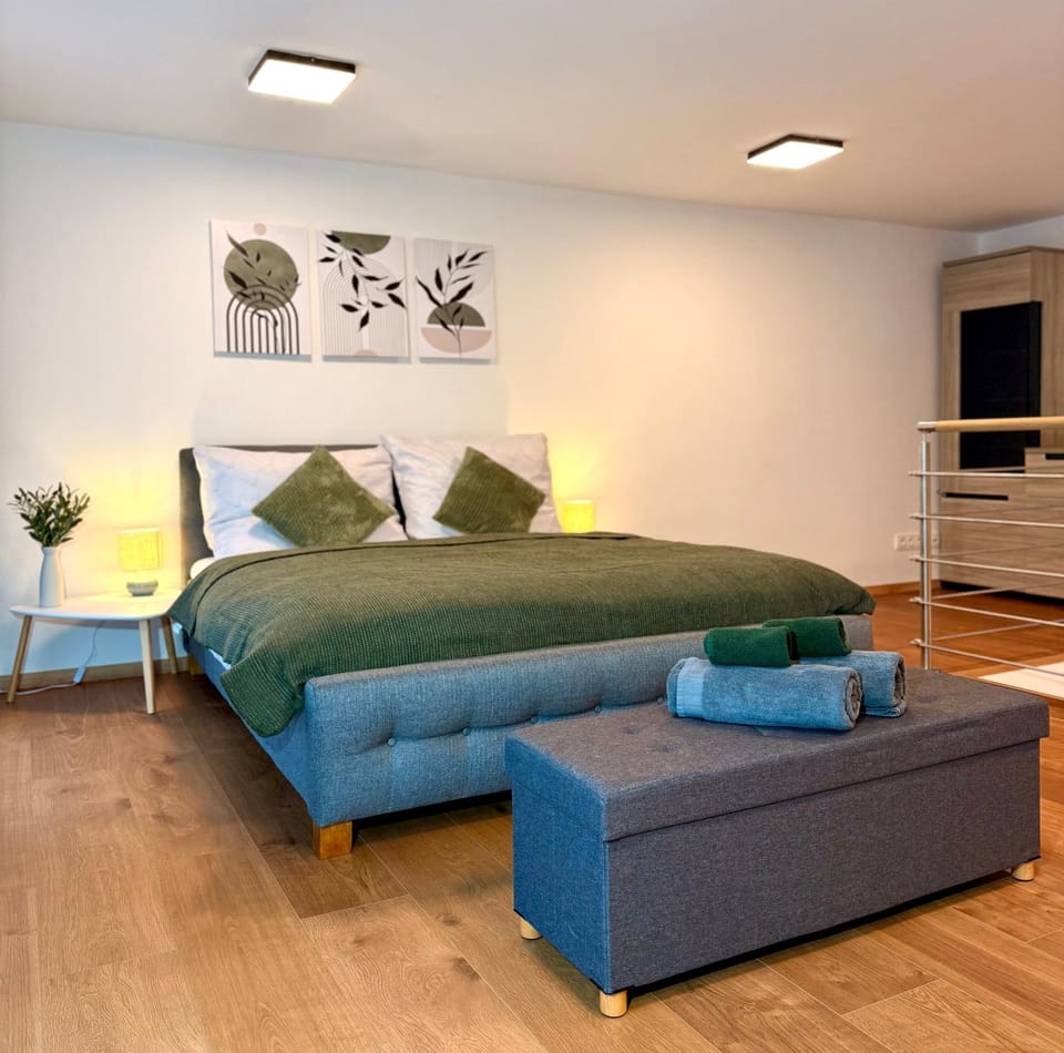 Bed, Bedroom