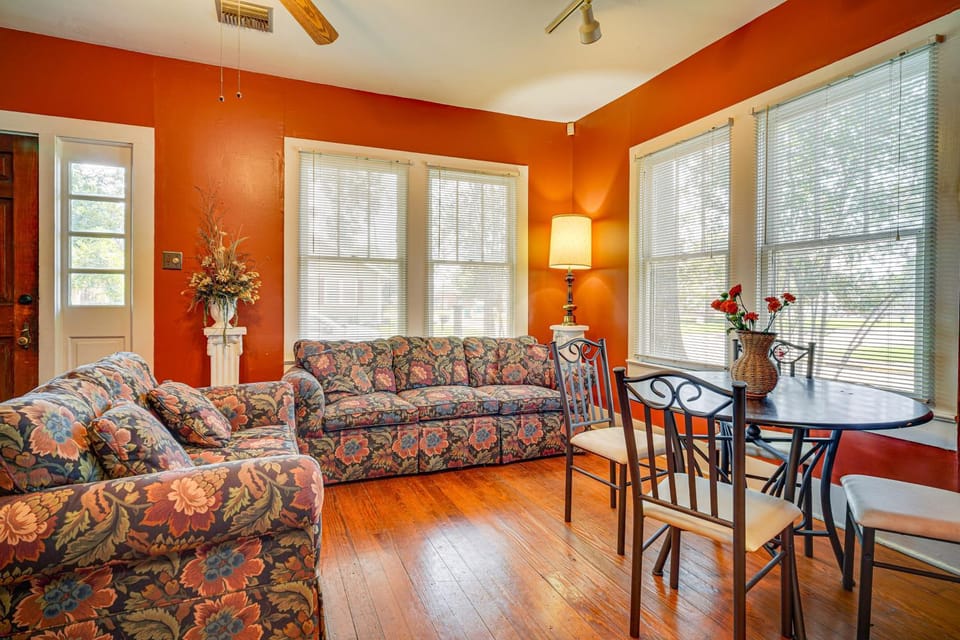 Walkable Dtwn Lafayette Home w/ Screened Porch House in Lafayette