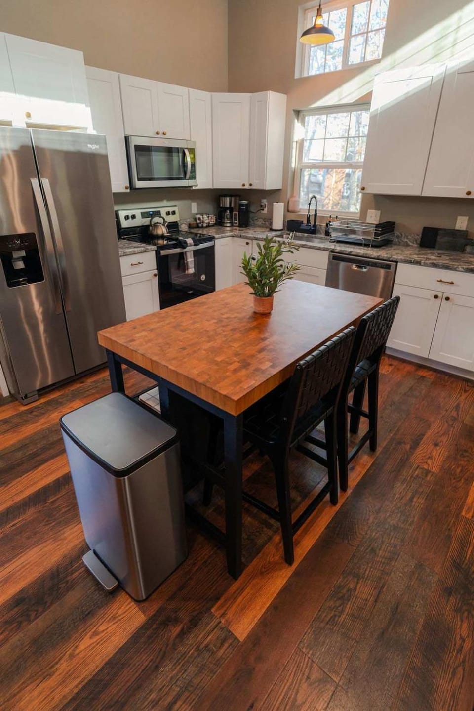 Kitchen or kitchenette, kitchen