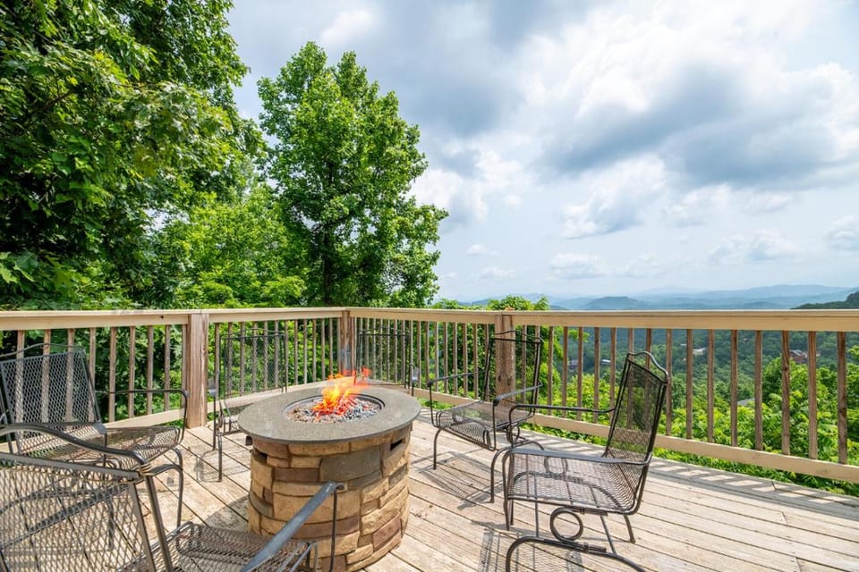 Endless Horizons By Avada Properties House in Sevier County
