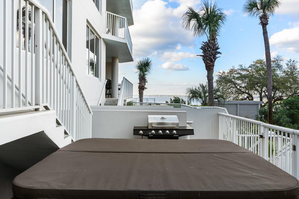 Destin West Heron L-05 - Private Hot Tub & Grill - Walkout to Lazy River Apartment in Okaloosa Island