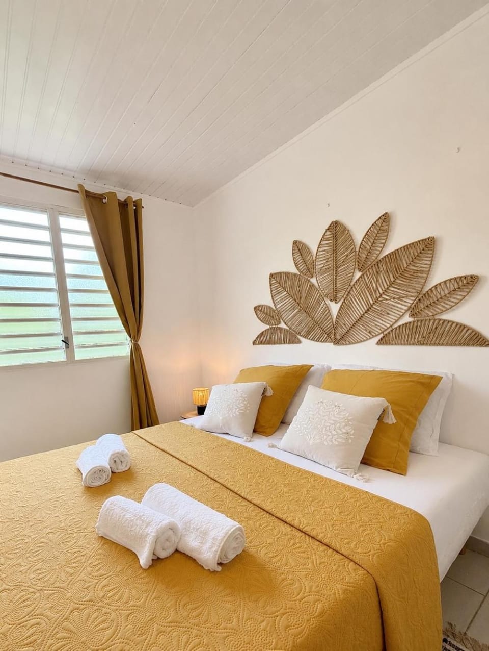 Bedroom, air conditioner