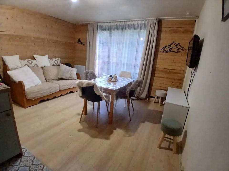 Le corbier apart 6 pers , 1er etage vue pistes Apartment in Villarembert