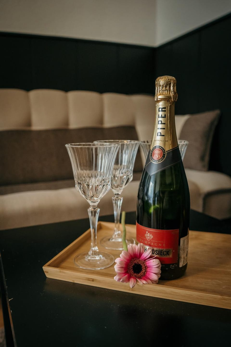 Living room, Food and drinks, Seating area, Drinks, Alcoholic drinks