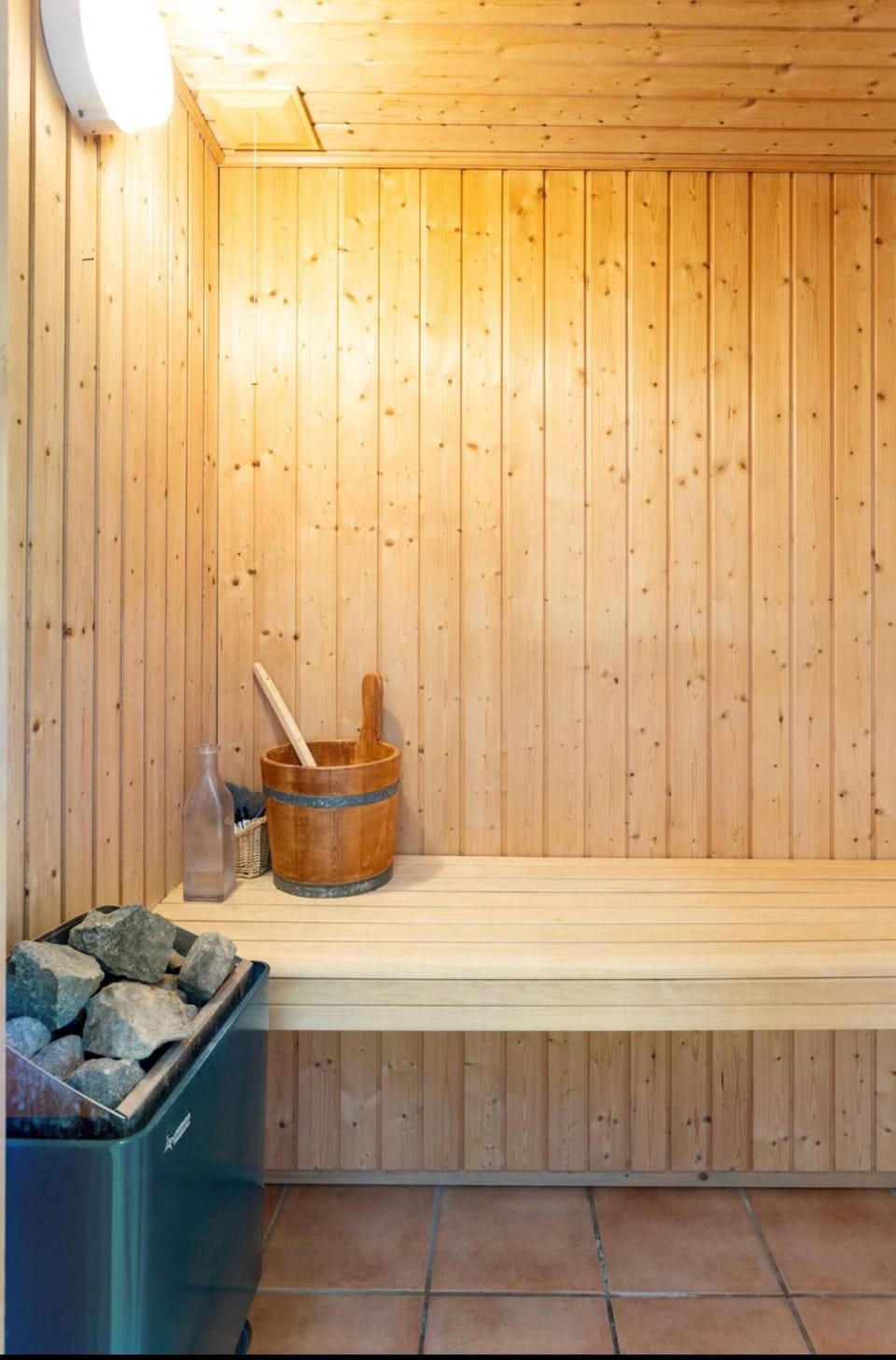Hot Tub, Sauna