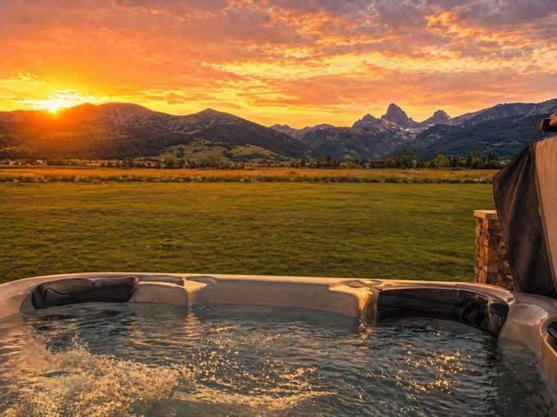 Panoramic Teton Views - Hot Tub - Theater Room House in Idaho