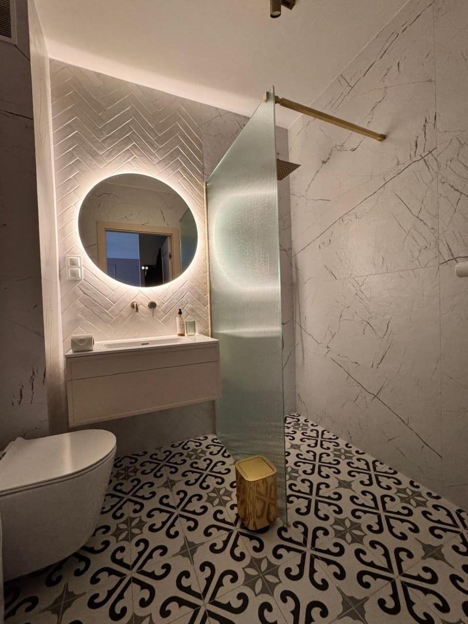 Shower, Toilet, Bathroom