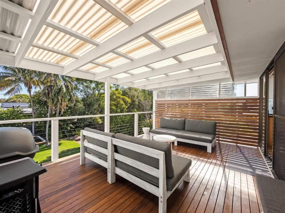 Bay Beach House - Beachfront Bliss near Town House in Dunsborough