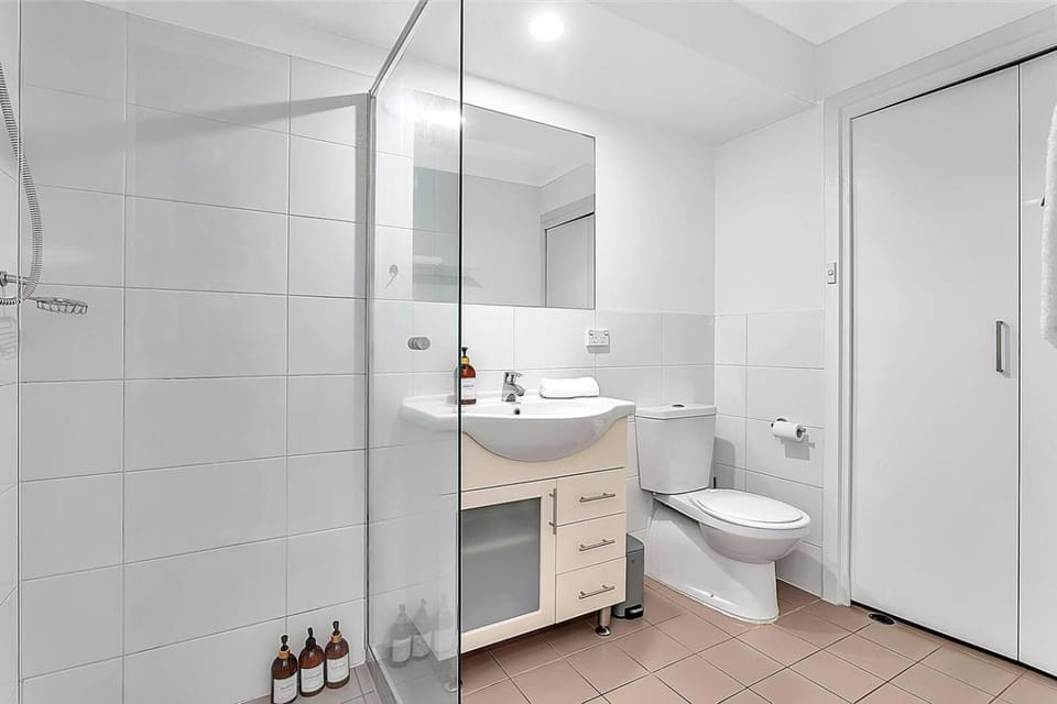 Shower, Toilet, Bathroom, Other, towels