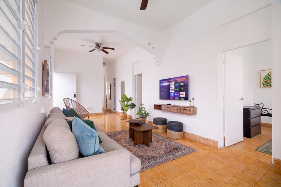 Communal lounge/ TV room, TV and multimedia, Living room, Seating area, Evening entertainment, fireplace