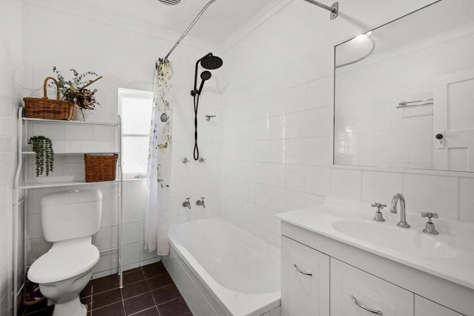 Riverfront Cottage House in Murwillumbah
