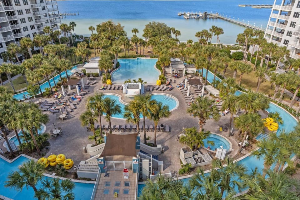 Sandpiper PH-08 - Destin West End-Unit Penthouse - Lazy River - Amazing Views - Rooftop Grill Apartment in Okaloosa Island
