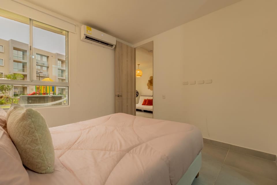 Bed, Photo of the whole room, Bedroom, air conditioner