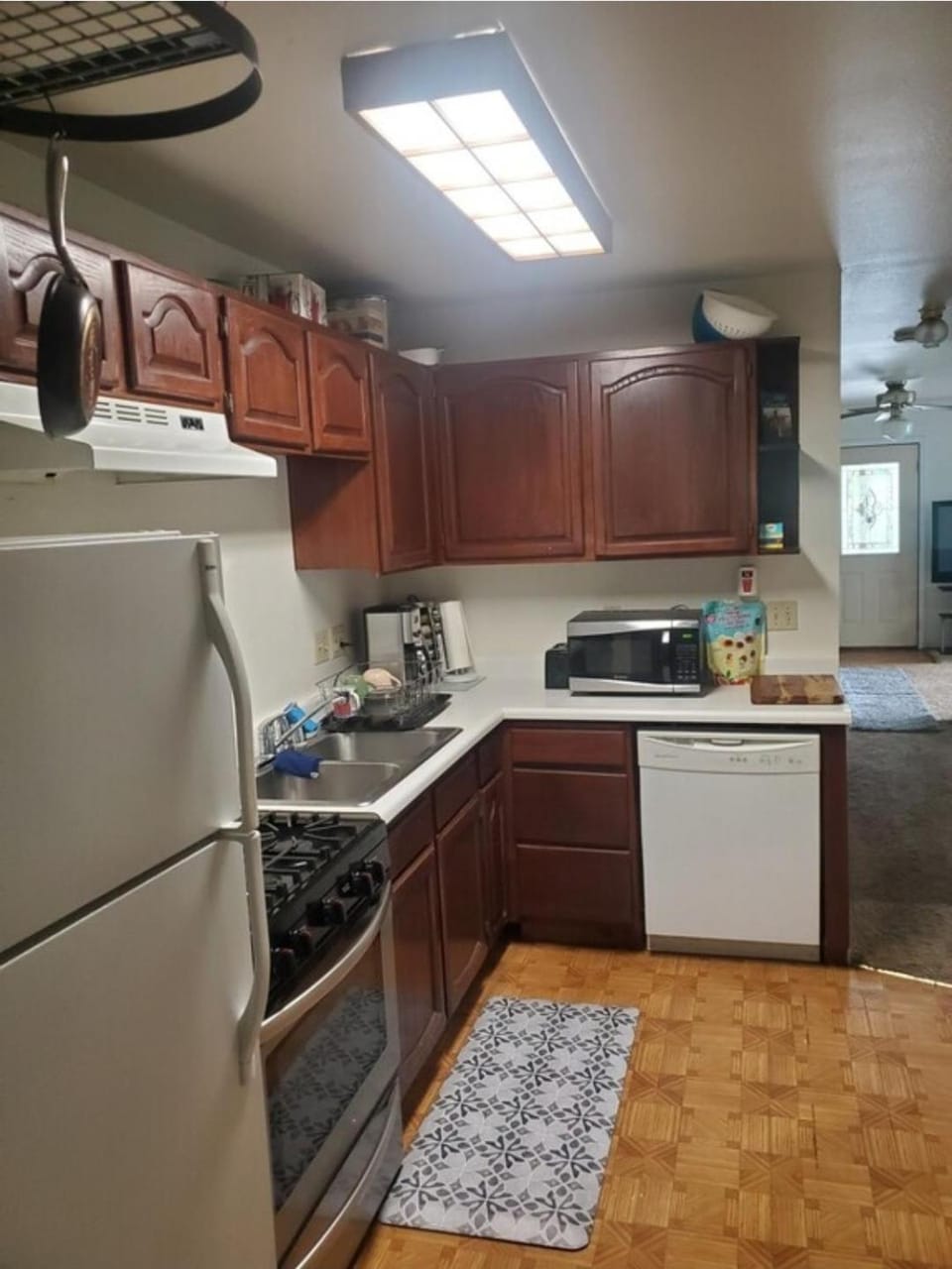 Hot Tub with King Bed Apartment in Anchorage