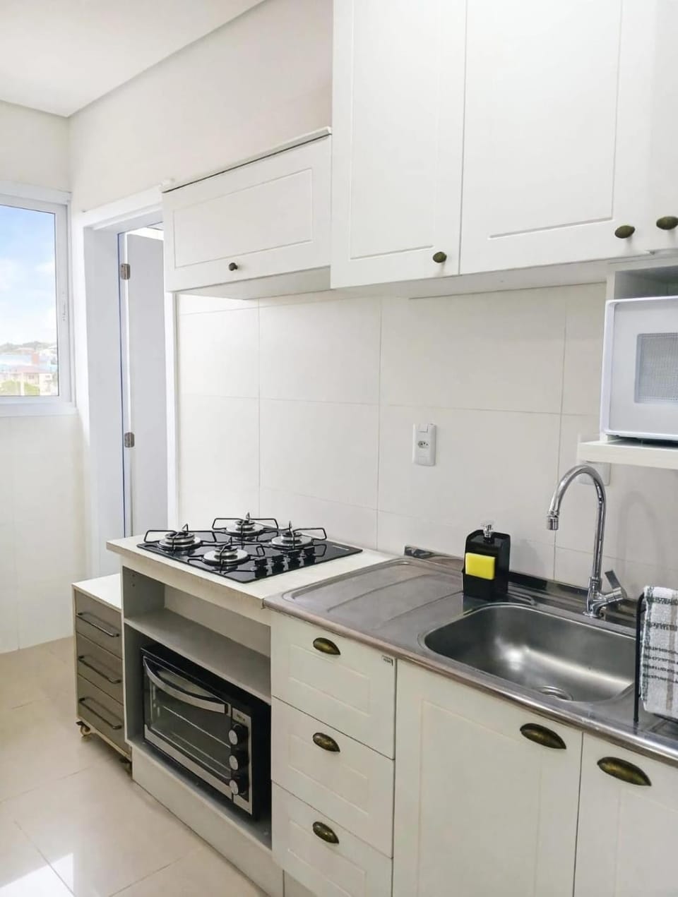 microwave, oven, stove, kitchen