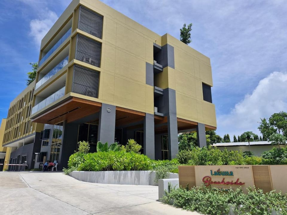 Property building, Day