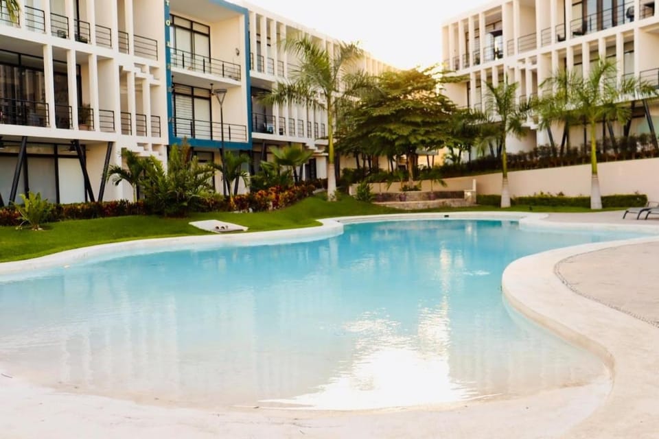 Swimming pool