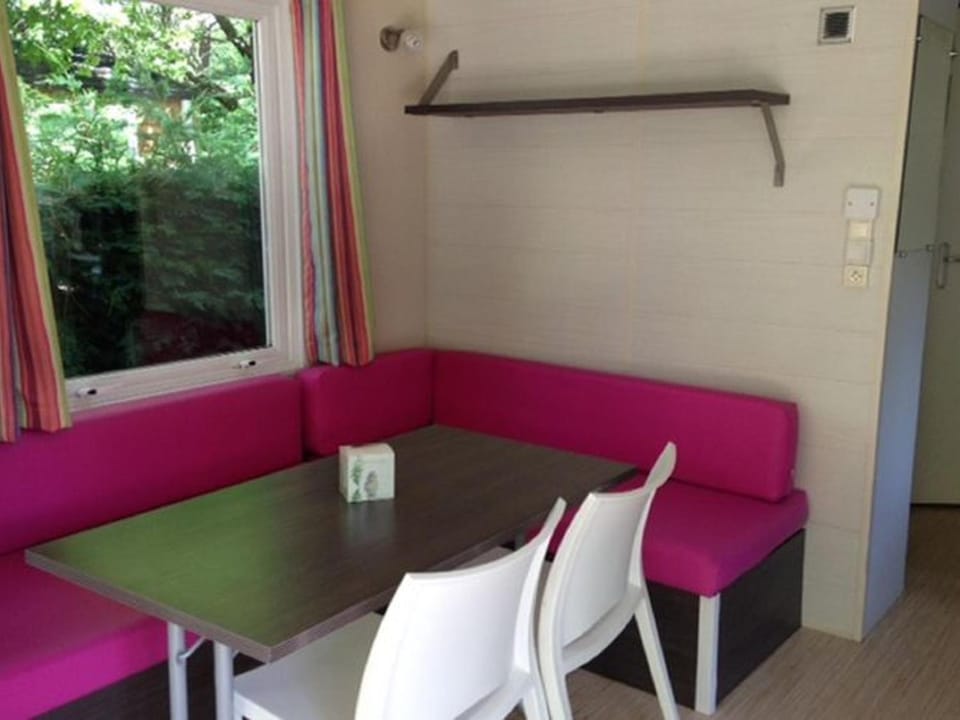 Mobil-home avec Terrasse pour 4 personnes - API-1-52-213 Campground/ 
RV Resort in Vendays-Montalivet