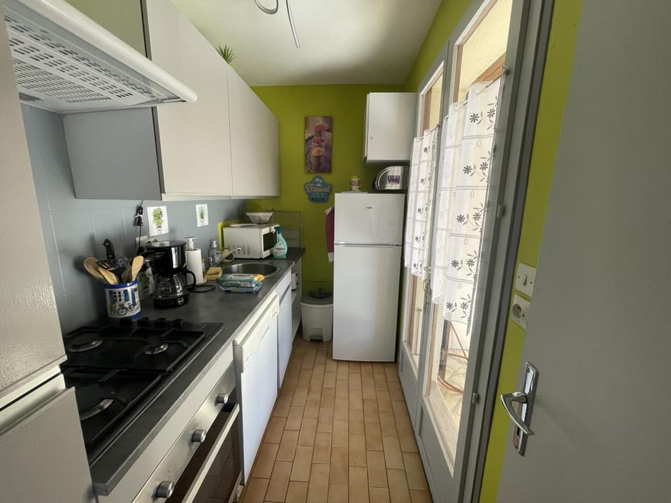 T3 Plain-Pied avec Jardin et Parking Privé - FR-1-71-111 Apartment in Nouvelle-Aquitaine