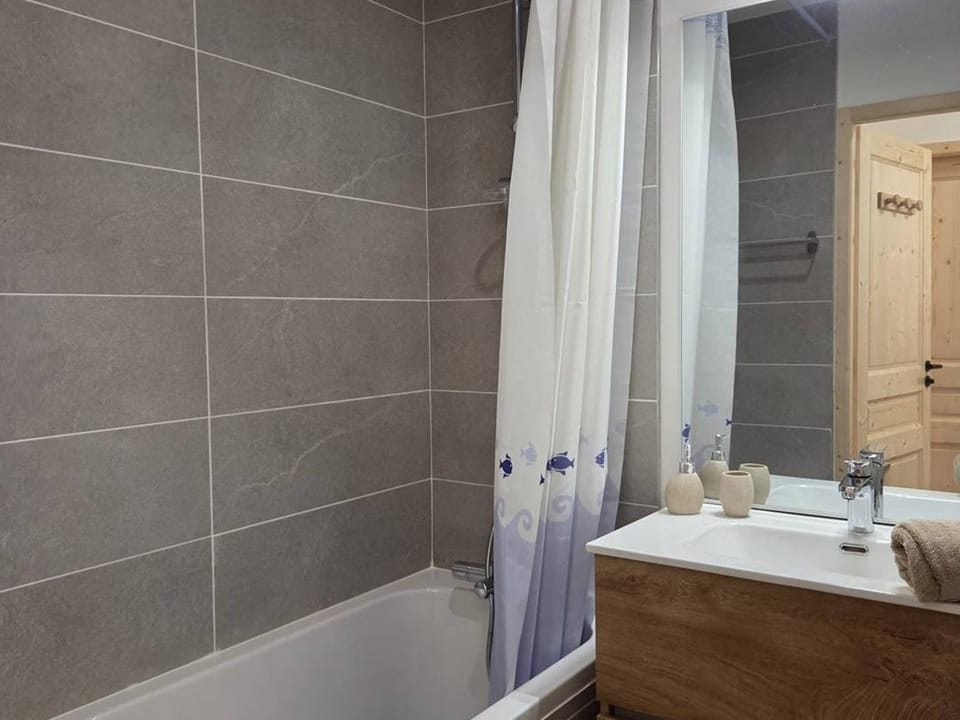 Appartement neuf 3 pièces avec parking et balcon à Valmorel - FR-1-291-1032 Apartment in Les Avanchers-Valmorel