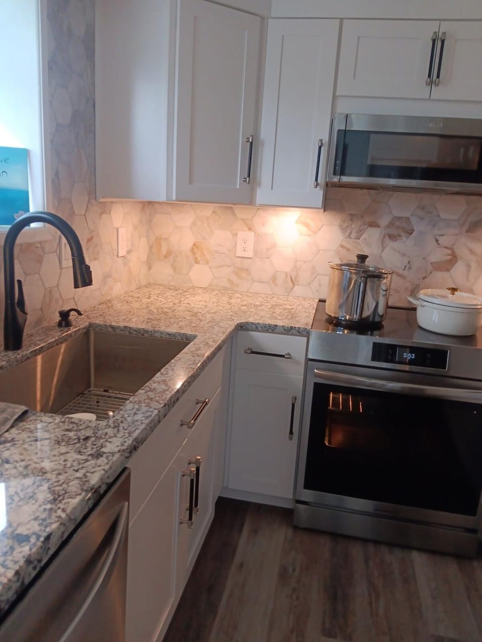 A home filled with peace & joy Apartment in Abbott Loop