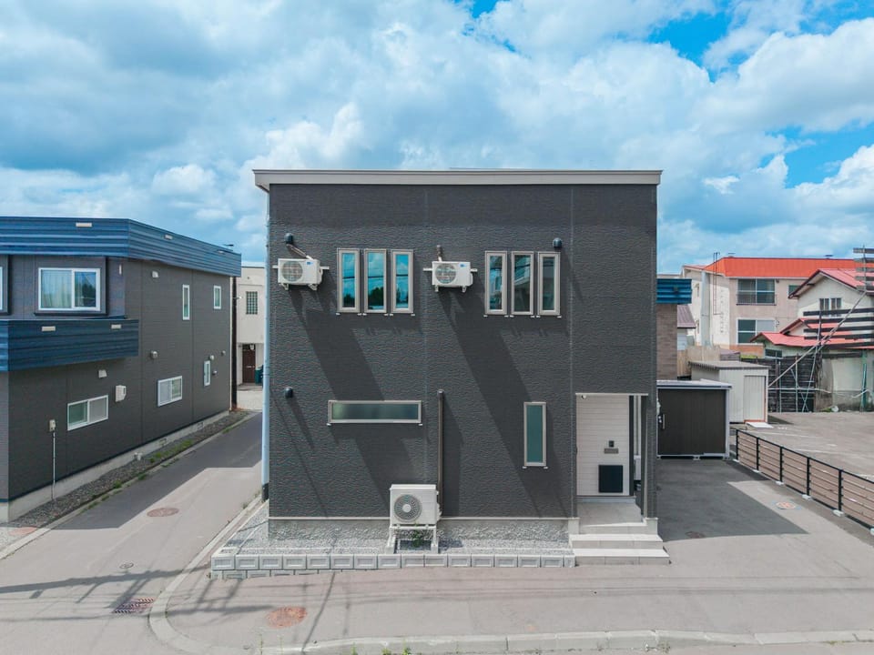 Property building, Day, Neighbourhood